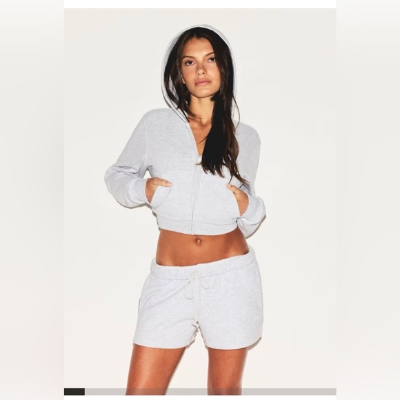 NWOT Skims classic cotton fleece shorts - Picture 2 of 7